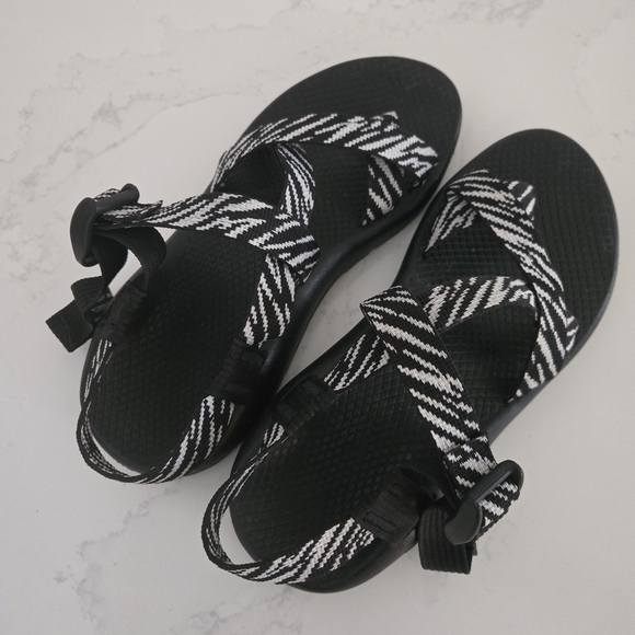 EUC Chaco Z/2 Cloud Adjustable Strap Classic Sandals Waterproof Black White Sz 8 - Picture 3 of 8